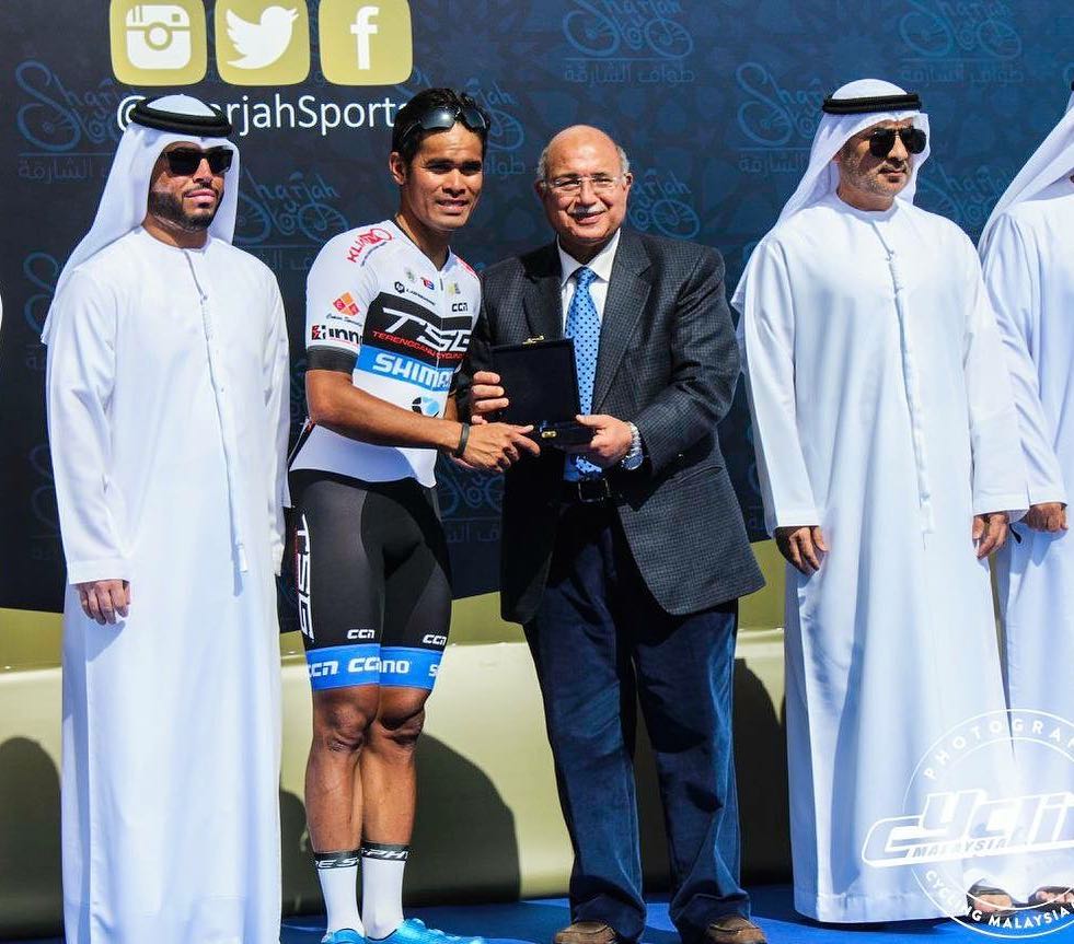 Mohd Harrif Salleh buka podium pertama buat Terengganu Cycling Team (TSG) untuk musim 2018 di Tour of Sharjah. Kredit Foto - Instagram.com/harrif_saleh