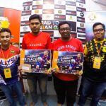 Atlet ESM Terengganu; Mohamad Rusydi Idrus(dua dari kiri) dan Muhammad Azwan Shame(tiga dari kiri) berjaya meraih tempat ke-3 setelah berentap dalam perlawanan Pro Evolution Soccer di Kejohanan Sukan Elektronik Kebangsaan 2018. Kredit Foto - JomGaming.My