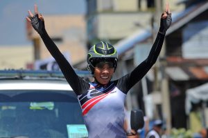 Anak jati Kemamanan; Nur Aisyah Mohamad Zubir muncul juara ujian masa individu (lebuhraya) untuk meraih pingat emas pertama buat kontijen Terengganu Hanelang di temasya Sukan Malaysia(SUKMA) Perak 2018 dan juga hatrik untuk beliau setelah merangkul pingat emas dalam tiga edisi SUKMA yang lalu berturut-turut sejak SUKMA Perlis 2012. Kredit Foto - Sekretariat SUKMA Perak 2018