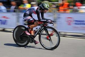 Aksi Pelumba muda Terengganu Hanelang; Nurul Najihah Inani binti A Aziz meraih pingat perak dalam acara berbasikal ujian masa individu (lebuhraya) wanita di pentas temasya Sukan Malaysia(SUKMA) Perak 2018. Kredit Foto - Sekretariat SUKMA Perak 2018