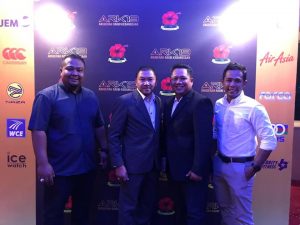 Barisan kepimpinan Persatuan Ragbi Negeri Terengganu(PRNT) sewaktu hadir ke majlis Anugerah Ragbi Kebangsaan 2019(ARK 2019) yang telah berlangsung pada 30 Mac 2019 bertempat di Mercu UEM, Kuala Lumpur. Kredit Foto - Facebook.com/PRAGBINT