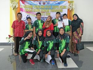 Sebahagian daripada pasukan tenpin boling MSSD KT yang berentap di Kejohanan Tenpin Boling Majlis Sekolah Sukan Negeri Terengganu(MSST) 2018. Kredit Foto - Cikgu Aida/MSSD KT