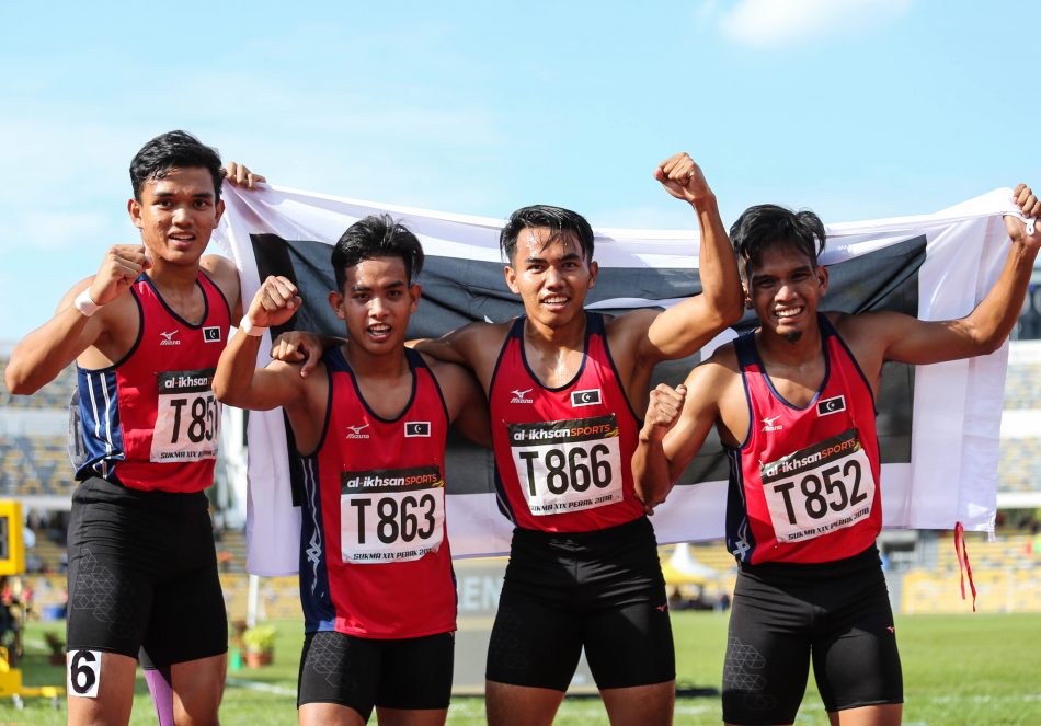 Skuad 4 x 100 m Lari Berganti Lelaki Terengganu Hanelang meraih pingat emas buat kontijen negeri Terengganu dengan catatan masa 40.210. Kredit Foto - Sekretariat SUKMA Perak 2018